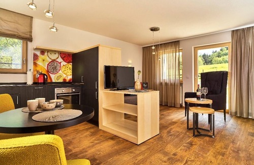 Kollnburg Apartment | Moderne Suite (55 m2) mit eigener Sauna auf dem Balkon