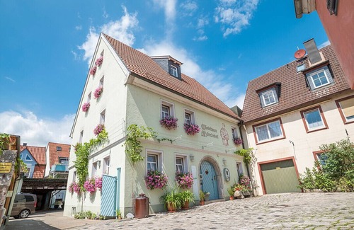 Sommerhausen Apartment | Moderne und gemütliche Ferienwohnung (40 qm) mit kostenfreiem WLAN