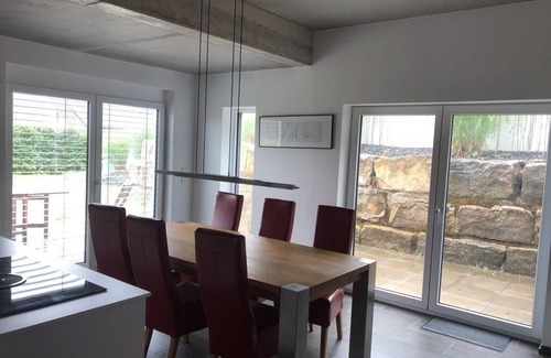 Momlingen Apartment | Moderne und Stilvolle Ferienwohnung in Mömlingen mit Terrasse