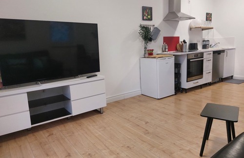 Elsenfeld Apartment | Moderne WHG in Churfranken: Fahrrad-wandertouren & Geschäftlich/monteuerđ