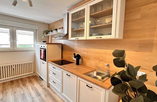 Dinslaken Apartment | Moderne Wohnung 89m2 3 min zum Bahnhof & City