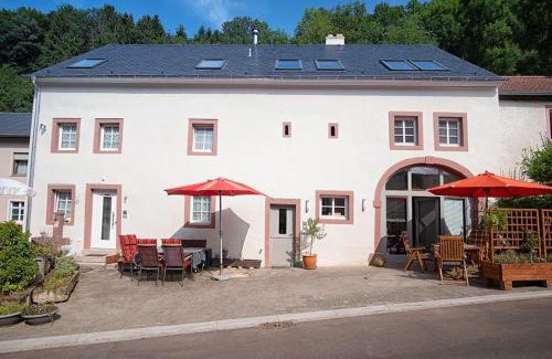 Biersdorf am See Apartment | Moderne Wohnung mit Studio in Bauernhausscheune am See