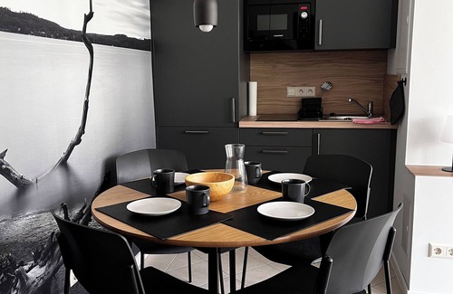 Kollm House | Moderner Tiny Bungalow am See in der Oberlausitz, zum Radfahren, Wandern, Angeln