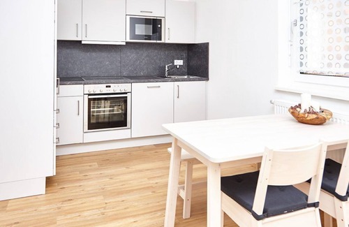 Ebelsbach Apartment | Modernes 47qm Apartment, komplett ausgestattete Küchenzeile, kostenfreies WLAN