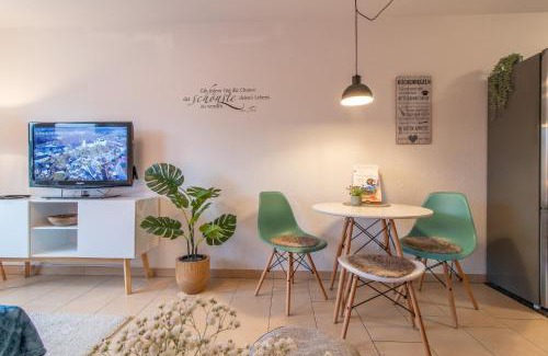 Schwarzenberg/Erzgeb. Apartment | Modernes Apartment im Grünen I Balkon I WLAN I Stellplatz