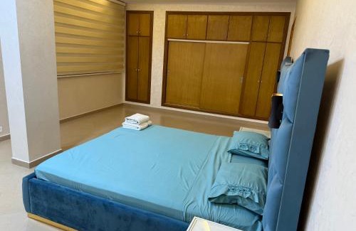 Luxus Apartment | Modernes Apartment in Tanger mit Blick auf Marjane