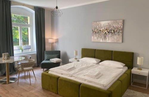 Strehlen Apartment | Modernes Apartment mit großer Terrasse