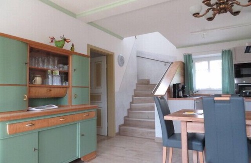 Ansbach Apartment | Modernes Ferienhaus (80m2) mit Terrasse & großem Garten