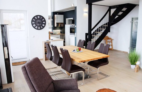 Trent House | Modernes Ferienhaus mit Kamin, Garten und Eigener Sauna - Ferienhaus Meerfreude