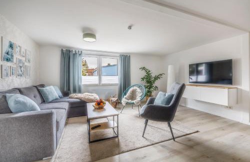 Joachimsthal House | modernes Ferienhaus Sonnendeck 70 QM I Strandnah I Terrasse I 2 Schlafzimmer I Nähe Werbellinsee