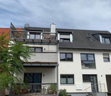 Theilheim Apartment | modernes Penthouse, nahe Würzburg