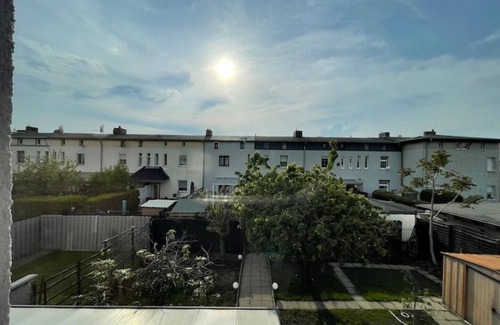 Magdeburg Apartment | Modernes Reihenhaus mit Garten