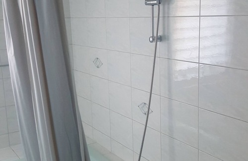 Nuenchritz Apartment | Modernes und Zentrales Wohnen Direkt in Nünchritz