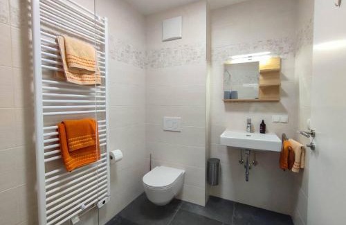 Favoriten House | Modernes Zimmer mit kostenlosem Parkplatz - LIMA Vermietung