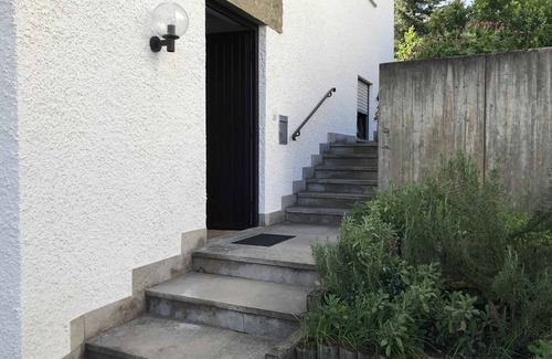 Randersacker Apartment | modernes Zwei-Zimmer-Appartement mit eigener Terrasse und Garten