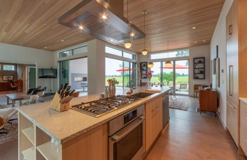Santa Rosa House | Modernist Compound With Expansive Views Overlooking Bellflower Vineyards
