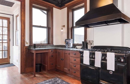 Lexington House | Modernized 1898 Victorian Castle on Route 66