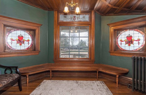 Lexington House | Modernized 1898 Victorian Castle on Route 66