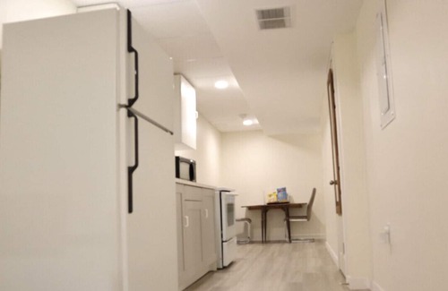 East Kildonan House | Modernized and spacious suite