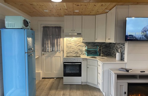 North Eastham Cottage | Modernized, renovated, cozy cottage steps away from a private beach.