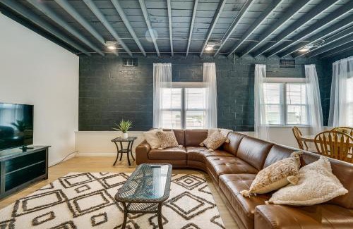 St. Clair Apartment | Modernized St Clair Apartment Walk to Boardwalk!