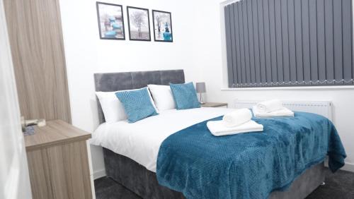 Manchester House | Modernized Three Bedroom House near City Stadium, Attractions, City Centre - Sky n Netflix - Convenient Transport