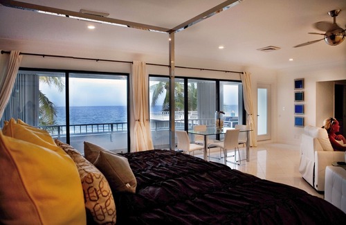 Lauderdale Beach House | Modernly Decorated Ft. Lauderdale Beach House The beach is YOUR BACKYARD#1600568