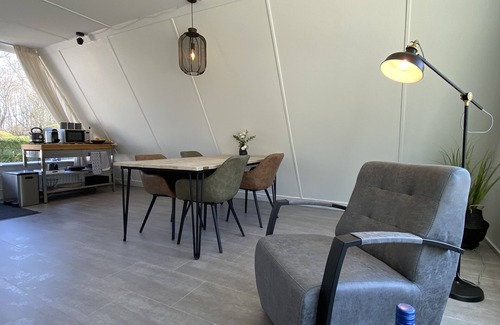 Scharendijke House | Modernly furnished and renovated house (2021) on the Grevelingenmeer.