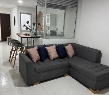 Ocana Apartment | Moderno Apartamento Central