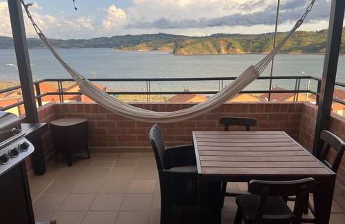 Calima Apartment | Moderno apartamento con espectacular vista al Lago Calima