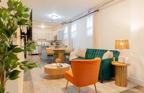 The Heights Apartment | Moderno + Estacionamiento Gratis 15 min a NYC