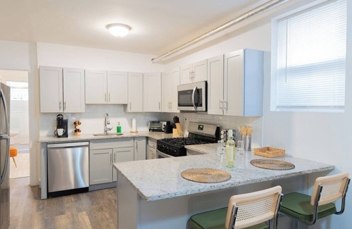 The Heights Apartment | Moderno + Estacionamiento Gratis 15 min a NYC