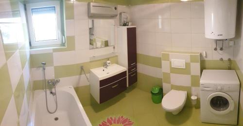 Dolenjske Toplice House | moderno opremljena hiša z odmaknjeno lokacijo