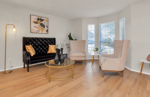 Spring House | ModerNova - stay in comfort & style - a perfect getaway