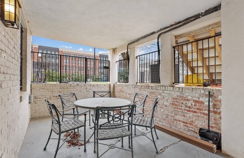 Hill East Apartment | Modest Apartment #1457