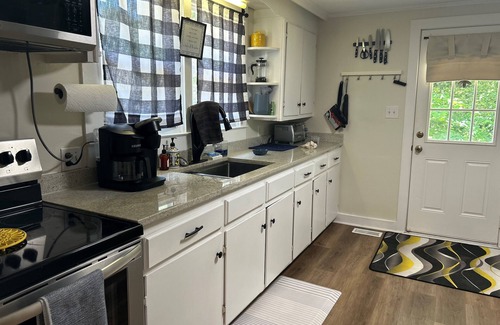 Yadkinville House | Modest comfortable home in Downtown Yadkinville