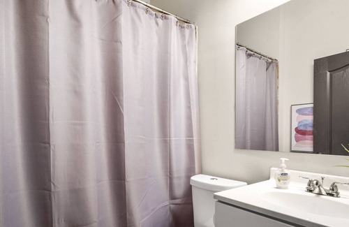 Summerhill House | Modish and Spacious Gem | In the heart of Atlanta