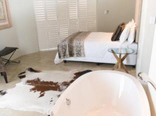 Thorny Bush Game Reserve Cabin | Moditlo River Lodge