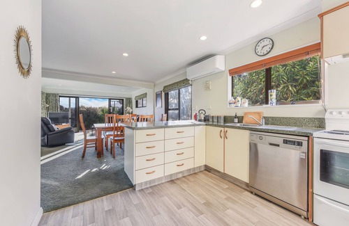 Moetapu Bay House | Moetapu Magic - Marlborough Sounds Holiday Home