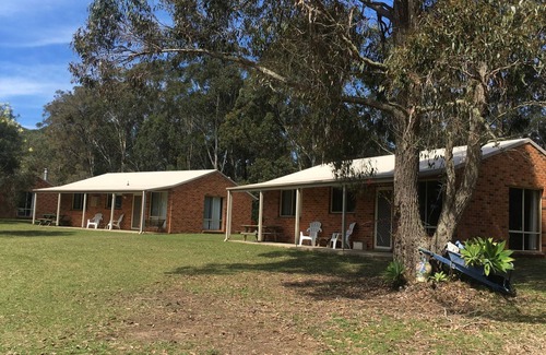 Batemans Bay Cottage | Mogendoura Farm 3 COTTAGES MAX 12 ADULTS but 18 people including children