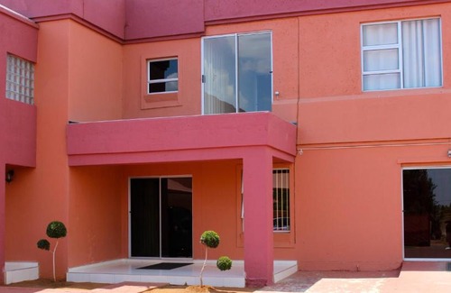Moses Kotane House | Mogwase Guesthouse