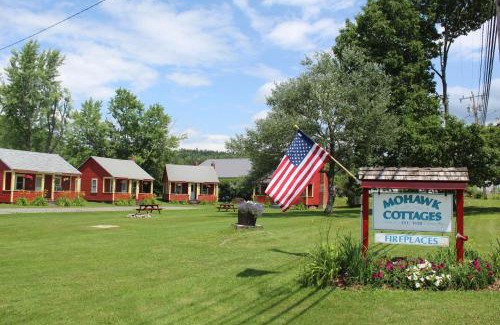 Colebrook House | Mohawk Cottages