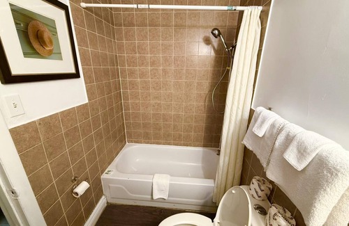 Brantford Hotel | Mohawk Motel