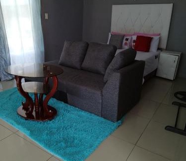 Acornhoek Cabin | Moholoholo Lodge
