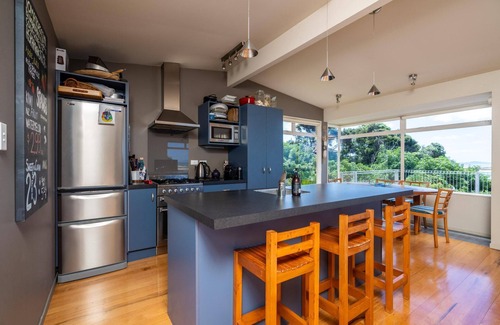 Mangawhai Heads House | Moir Point Magic - 3 bedroom cottage in secluded bush setting with stunning estuary ocean views