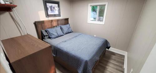 Centre Hastings Cabin | Moira Lake Cottages