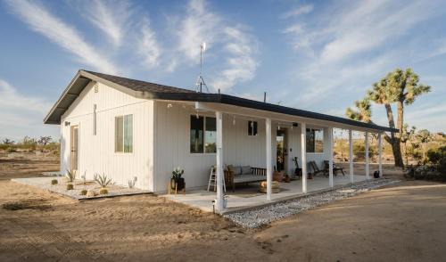 Yucca Valley House | Mojave Mesa - Desert Views & Desert Style home