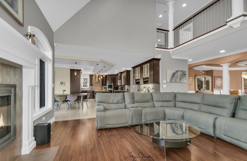 Mokena House | Mokena Manor: Luxury Living - Your Elite Escape!