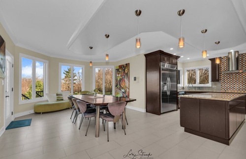 Mokena House | Mokena Manor: Luxury Living - Your Elite Escape!