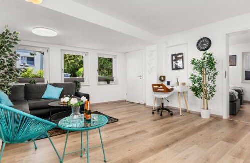 Grundschottel Apartment | MOLA Apartments-Ferienwohnung für 5 Personen-separater Eingang-Gratis Parkplatz-Terrasse-Grill-Highspeed WLAN-auch für Langzeit geeignet